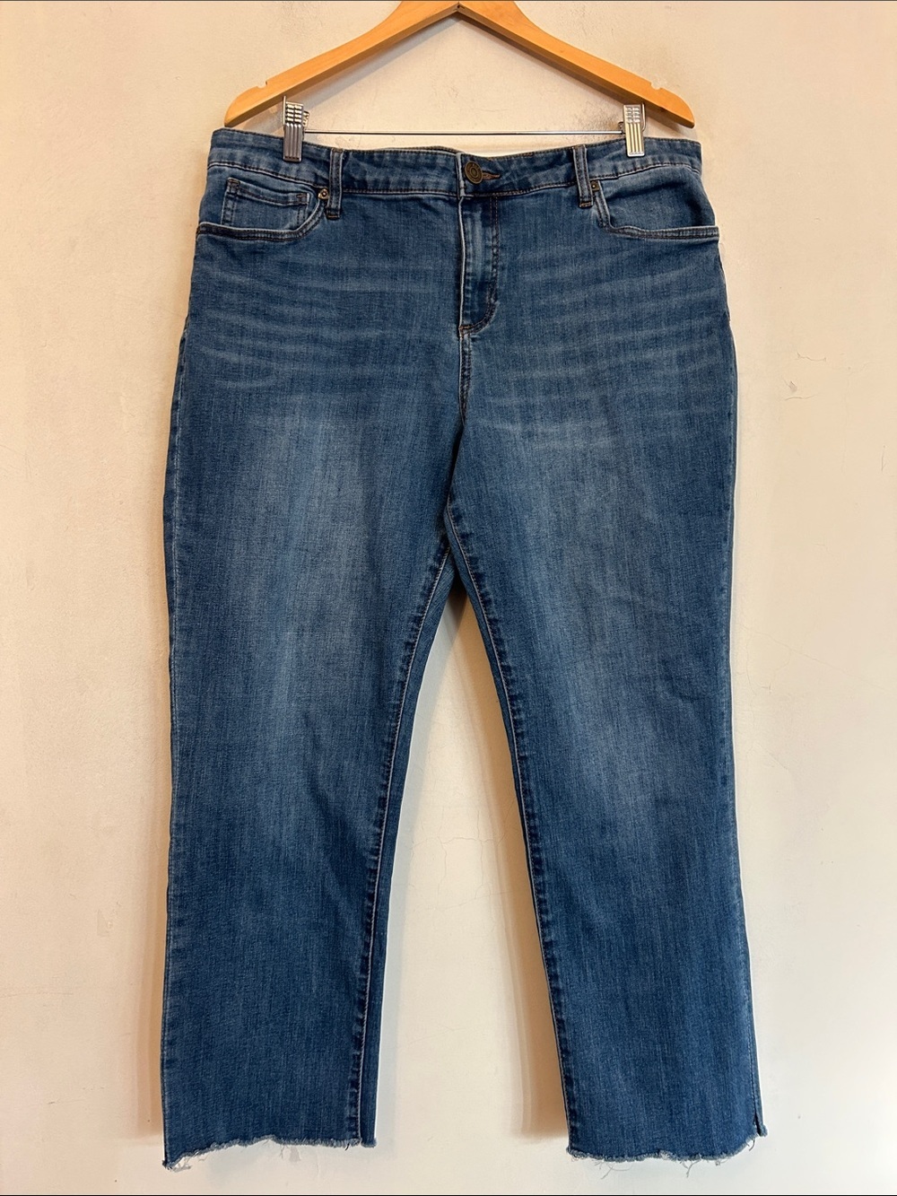 Kut from the Kloth raw hem ankle jeans Size 16 EUC